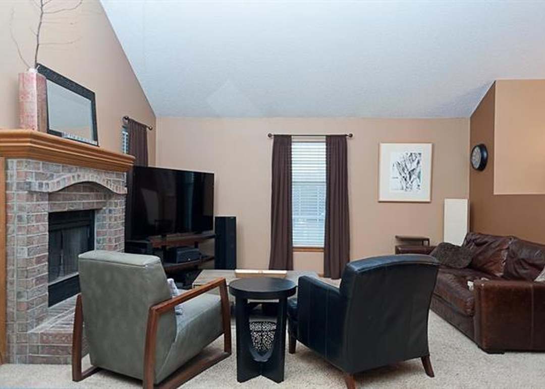 814 S Fox Ridge Drive — photo 2