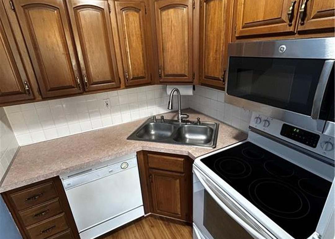 140 W Mulberry Street — photo 9