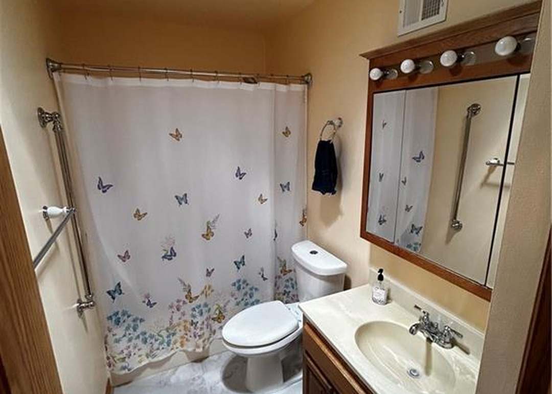 140 W Mulberry Street — photo 13