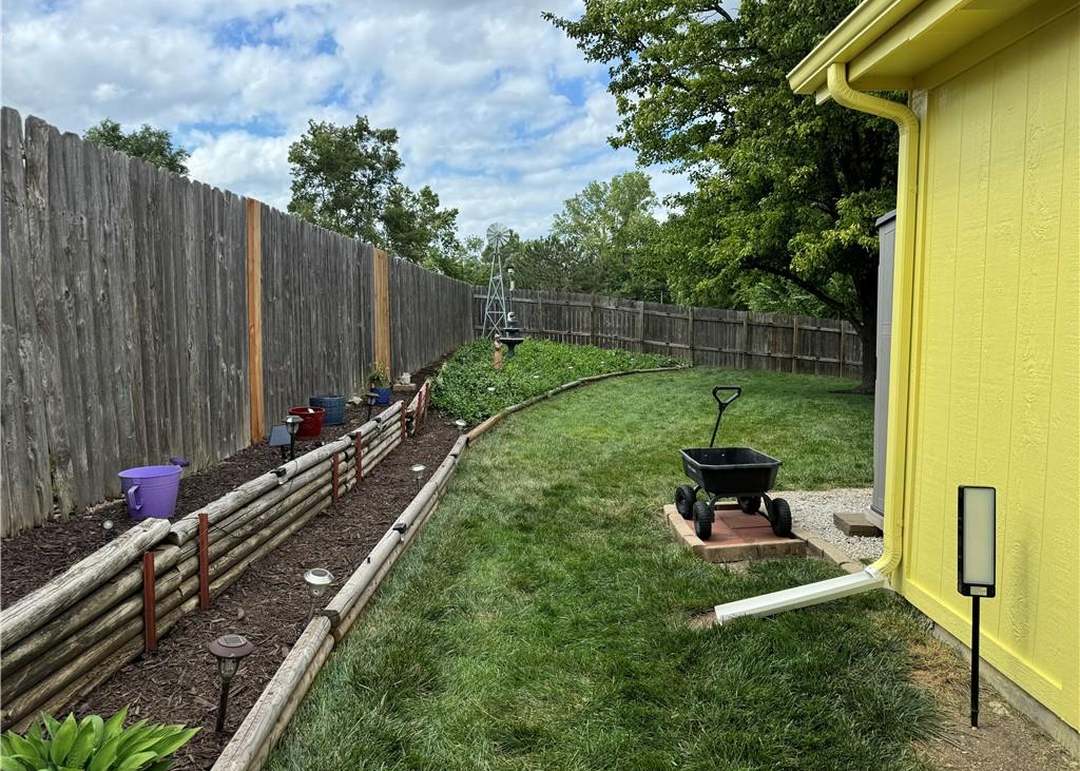 140 W Mulberry Street — photo 17