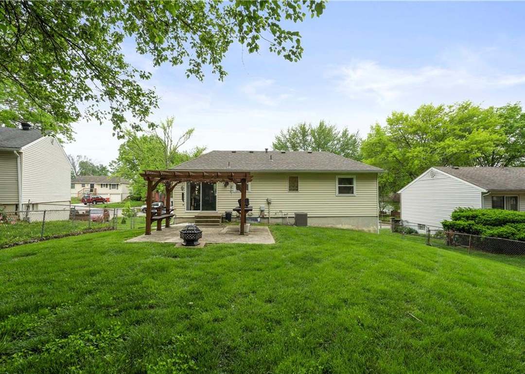 2317 NW Yorkshire Drive — photo 22