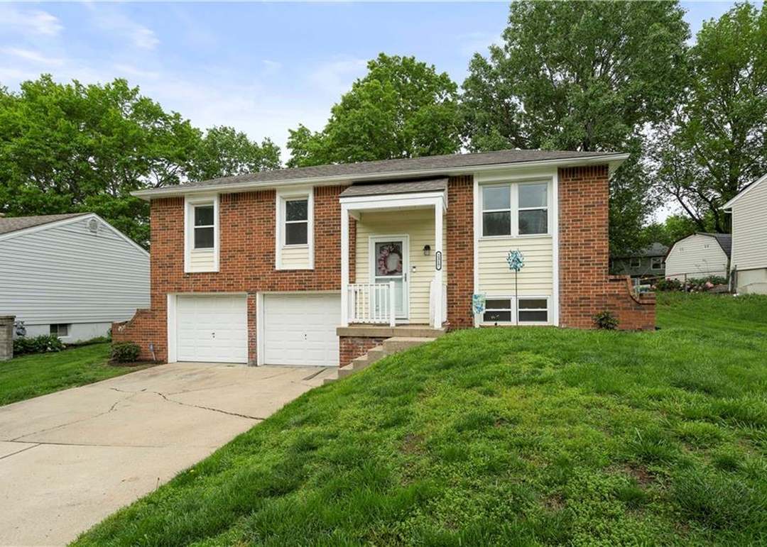 2317 NW Yorkshire Drive — photo 25