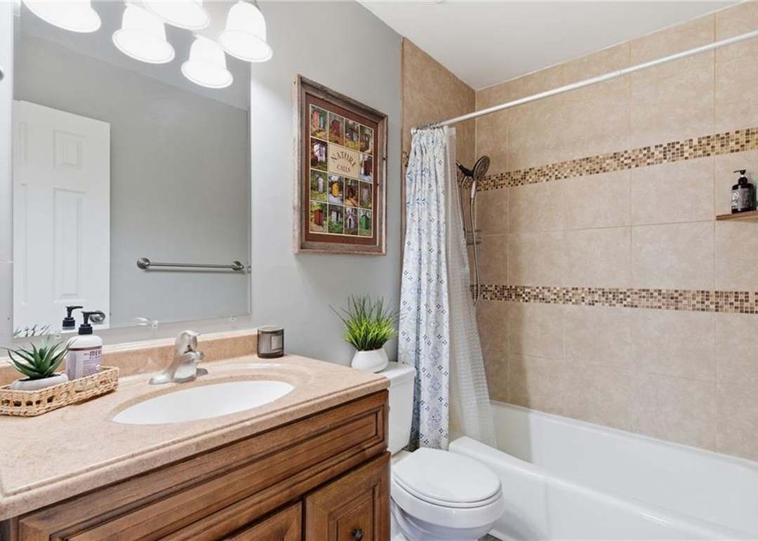 6204 E 140TH Terrace — photo 4