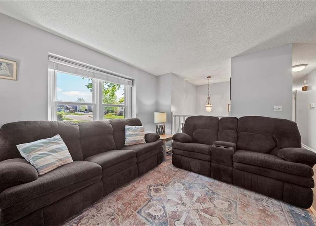 6226 Hallet Street — photo 6