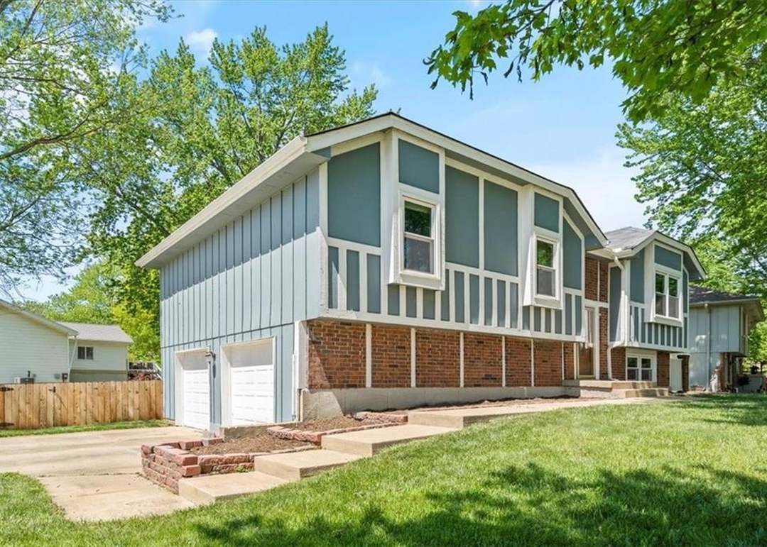 6226 Hallet Street — photo 8