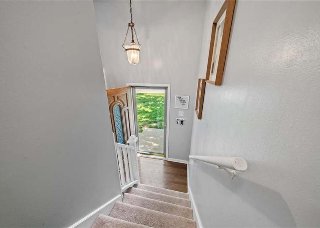 6226 Hallet Street — photo 9