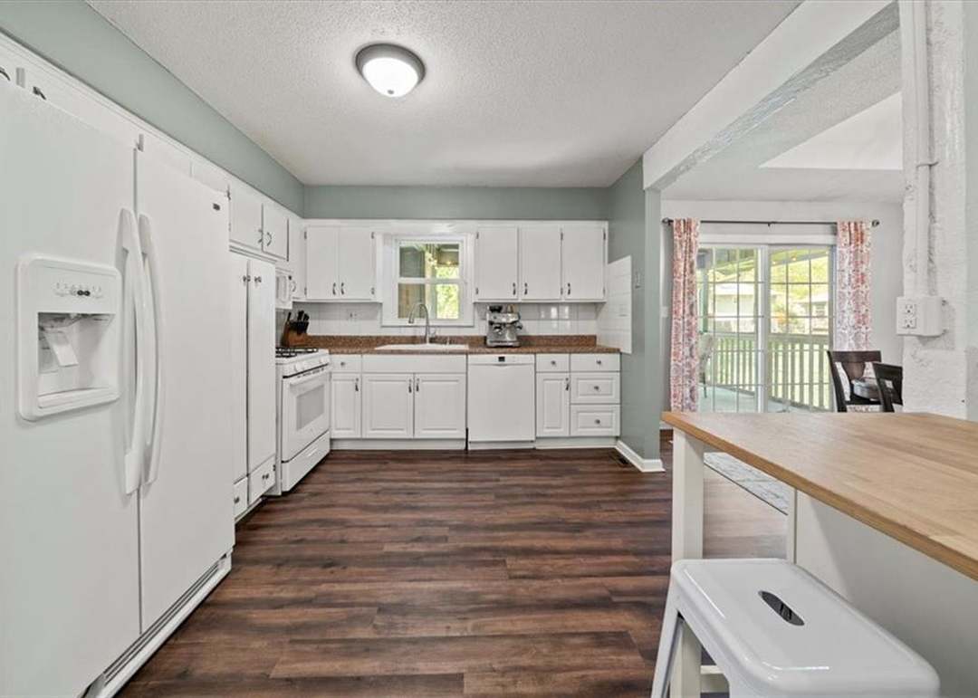 6226 Hallet Street — photo 13