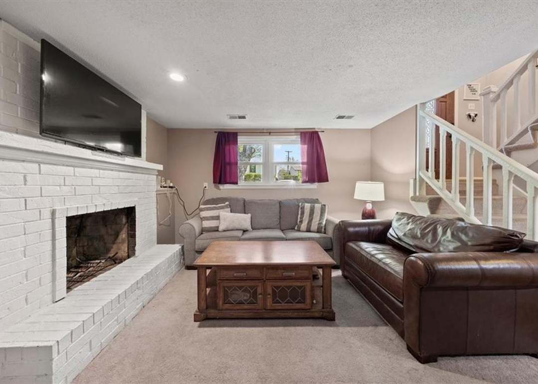 6226 Hallet Street — photo 21