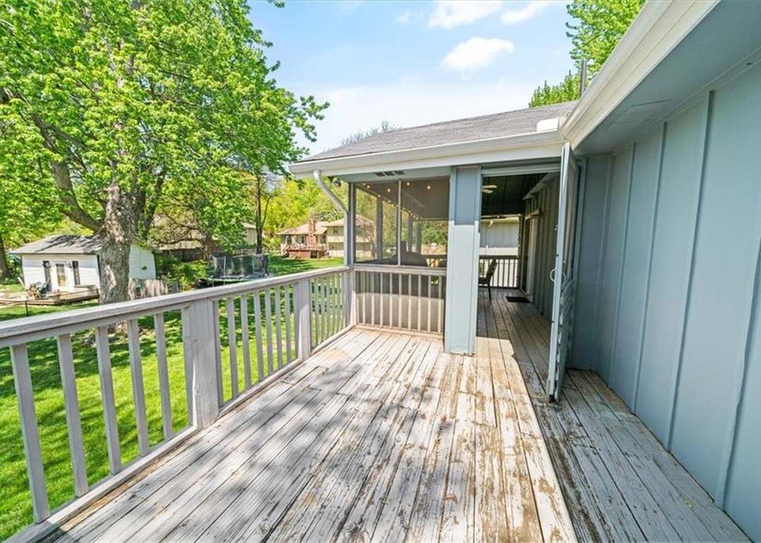 6226 Hallet Street — photo 24