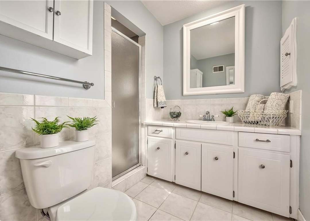 10228 Conser Street — photo 5