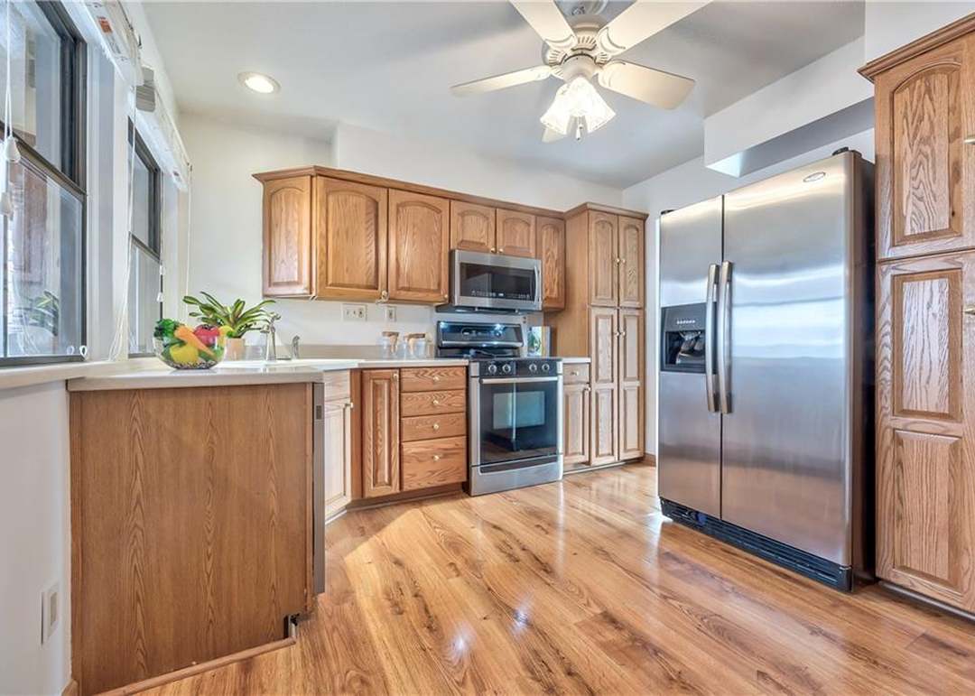 10228 Conser Street — photo 6