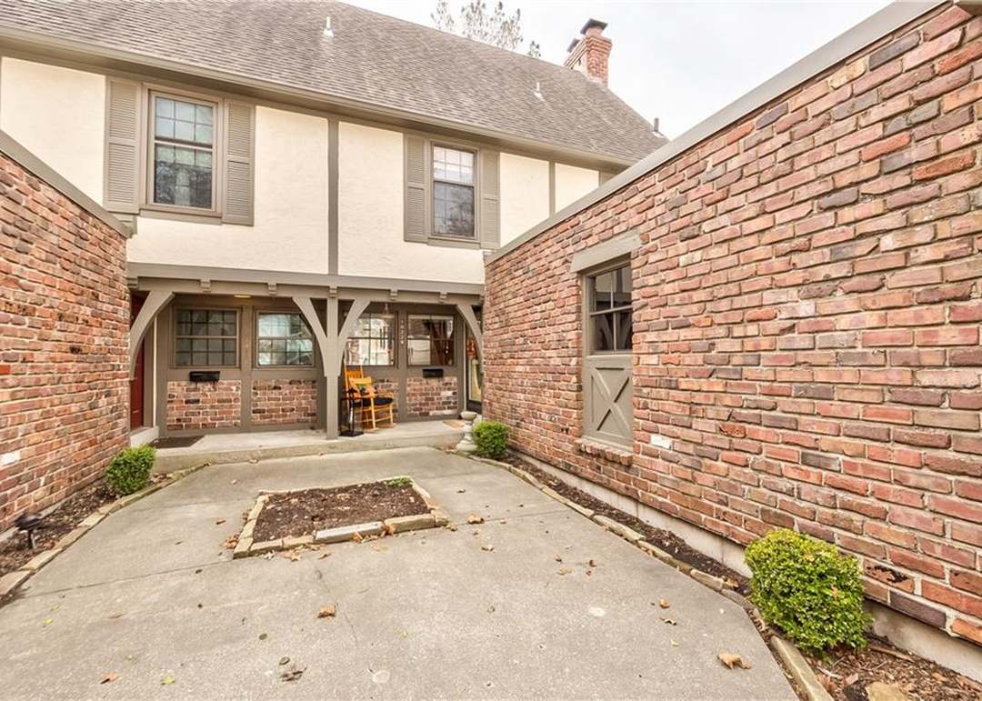 10228 Conser Street — photo 8