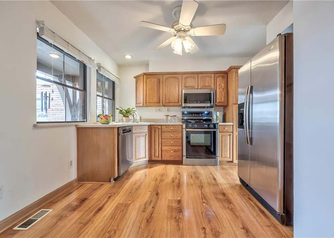 10228 Conser Street — photo 10