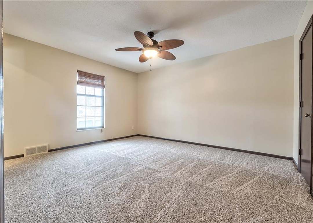 10228 Conser Street — photo 18