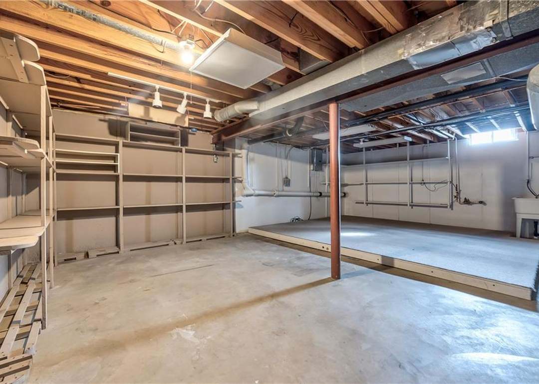 10228 Conser Street — photo 20