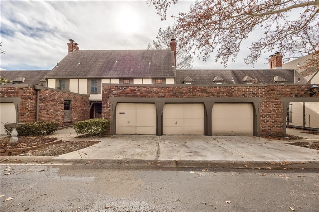 10228 Conser Street — photo 27