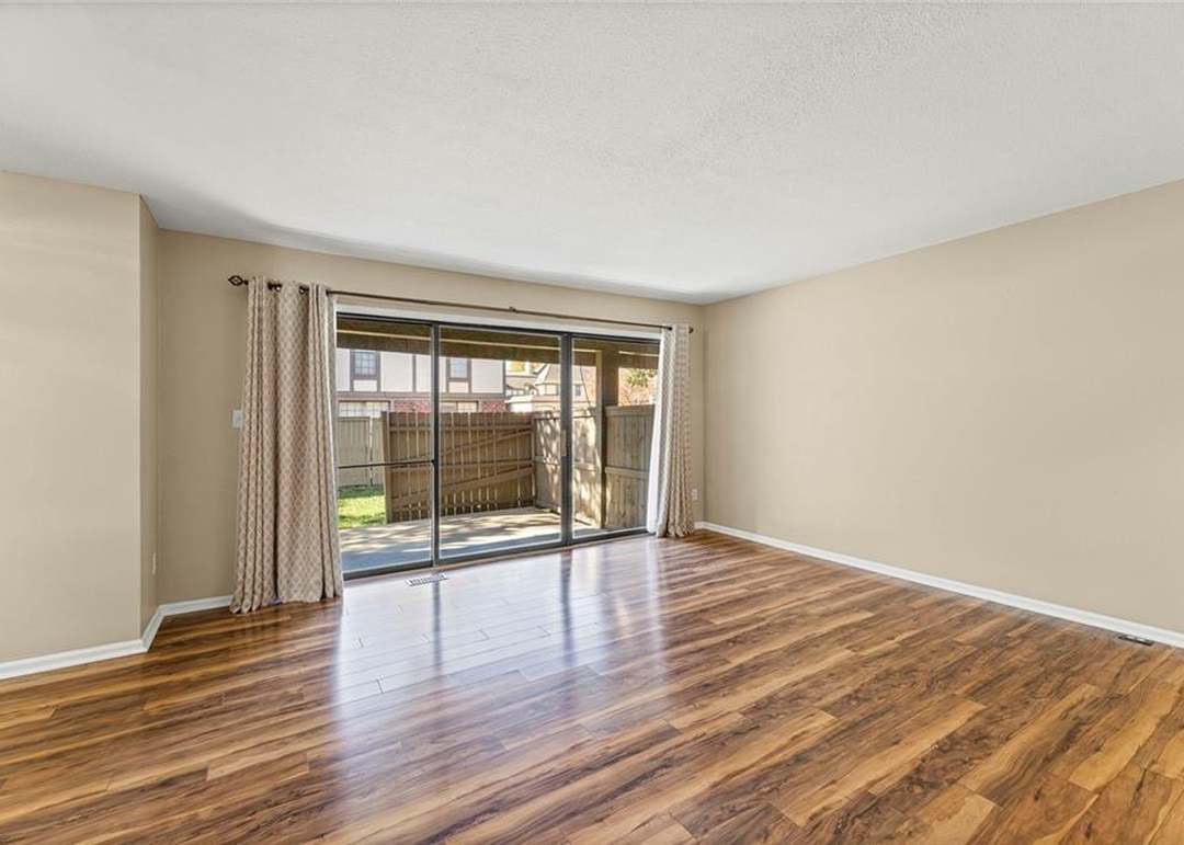 7433 W 102nd Court — photo 11