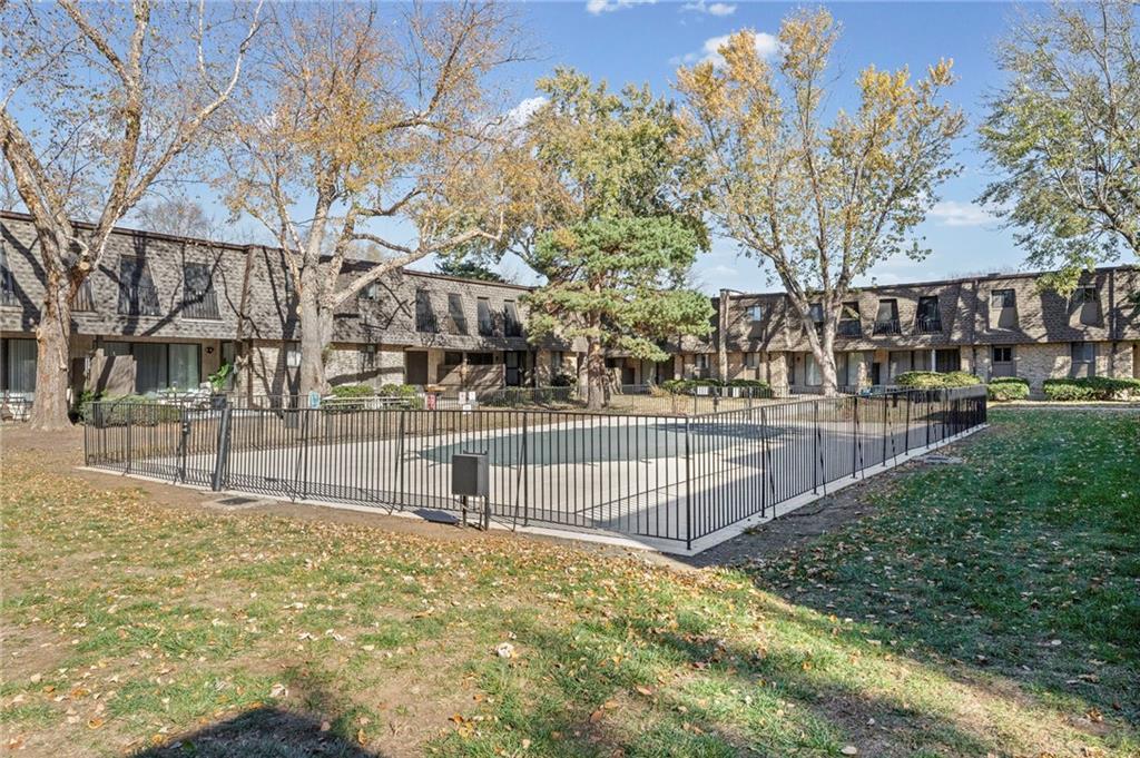 7433 W 102nd Court — photo 22