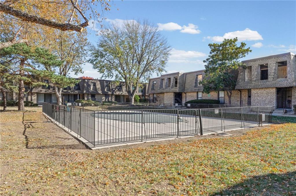7433 W 102nd Court — photo 23