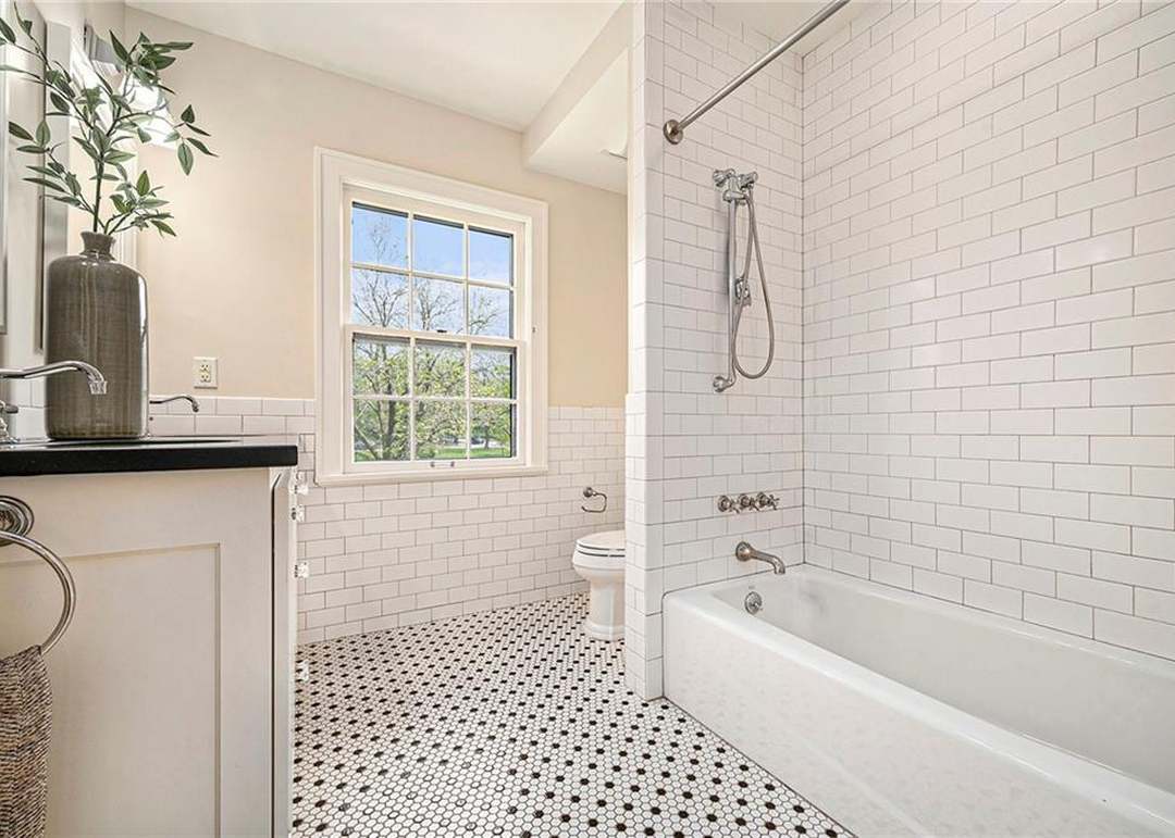 5760 Ward Parkway — photo 25