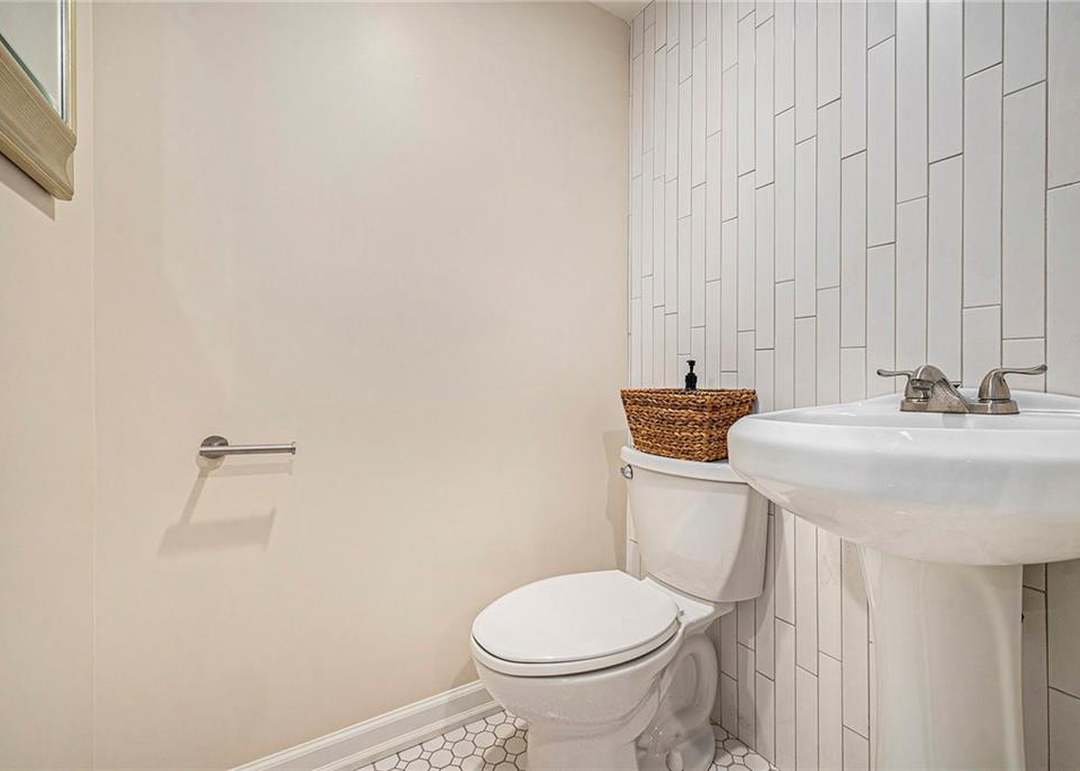 5760 Ward Parkway — photo 32