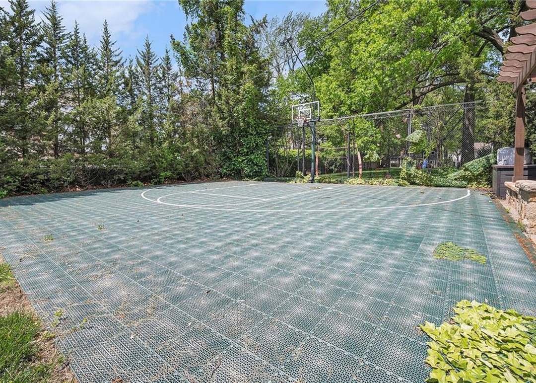 5760 Ward Parkway — photo 34