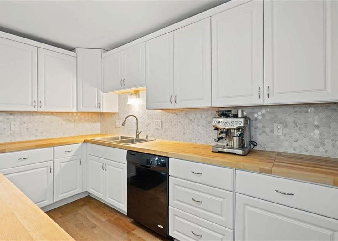35 W Bannister Road — photo 7