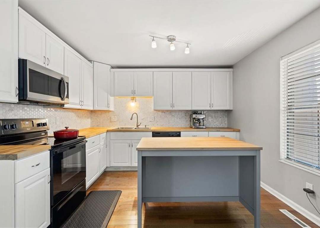 35 W Bannister Road — photo 15