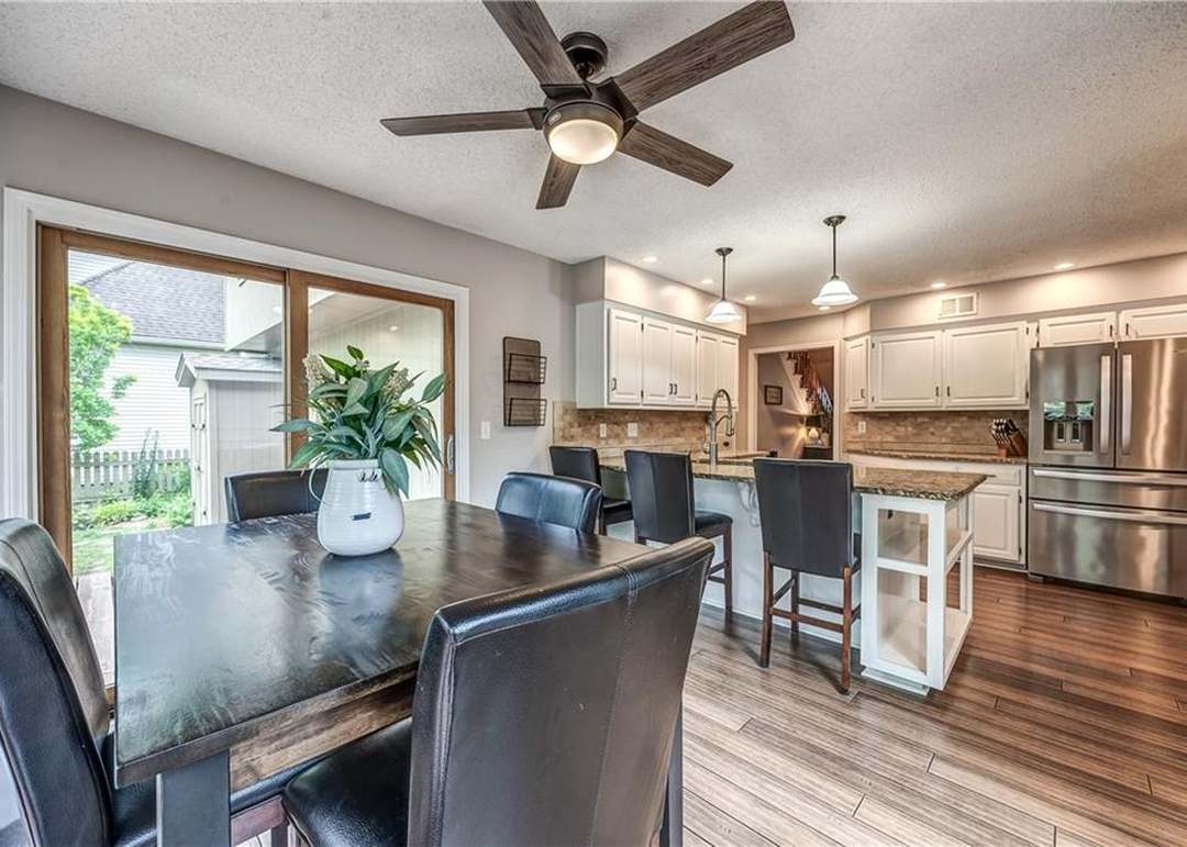8009 Lakeview Avenue — photo 14