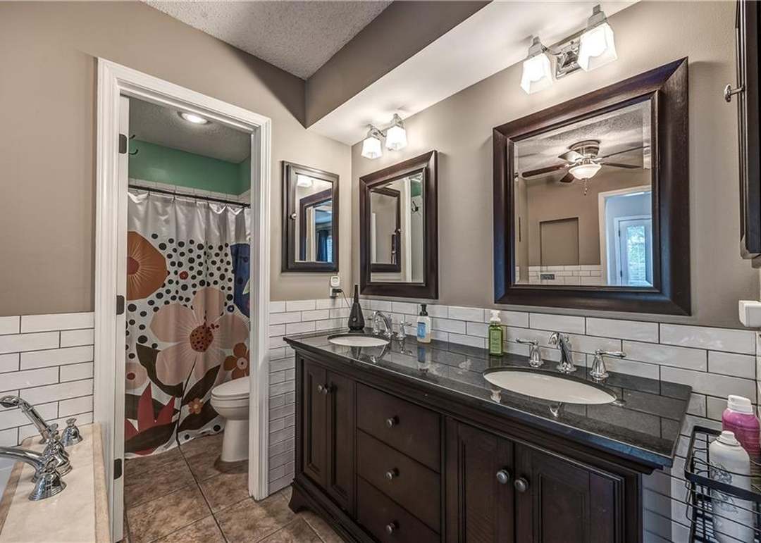 8009 Lakeview Avenue — photo 23