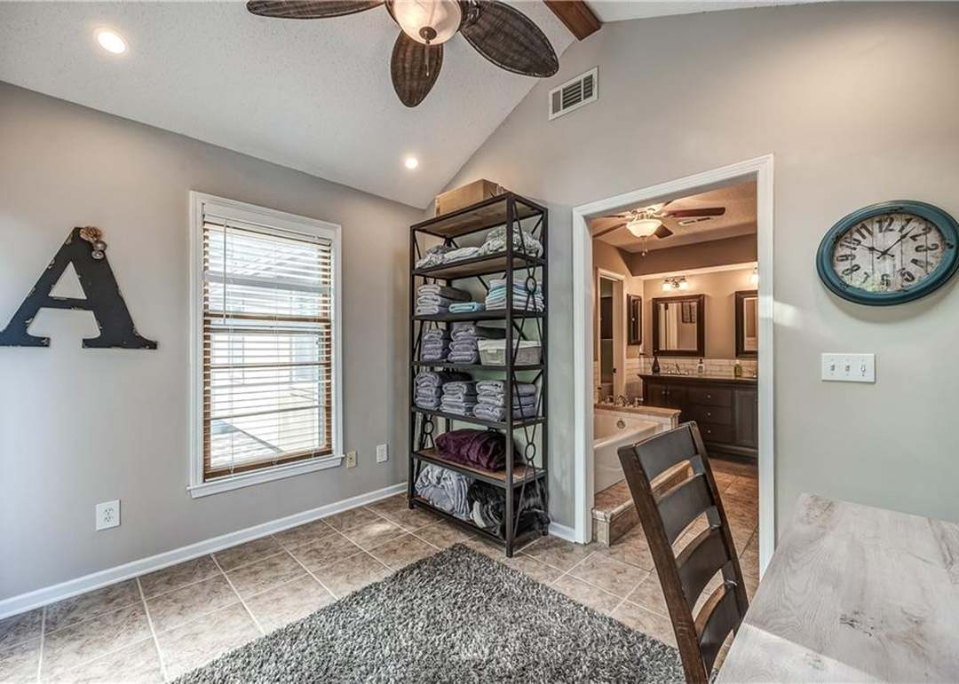 8009 Lakeview Avenue — photo 25