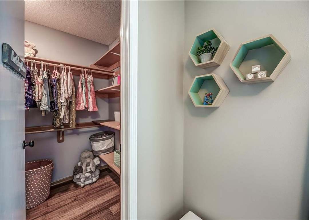 8009 Lakeview Avenue — photo 28