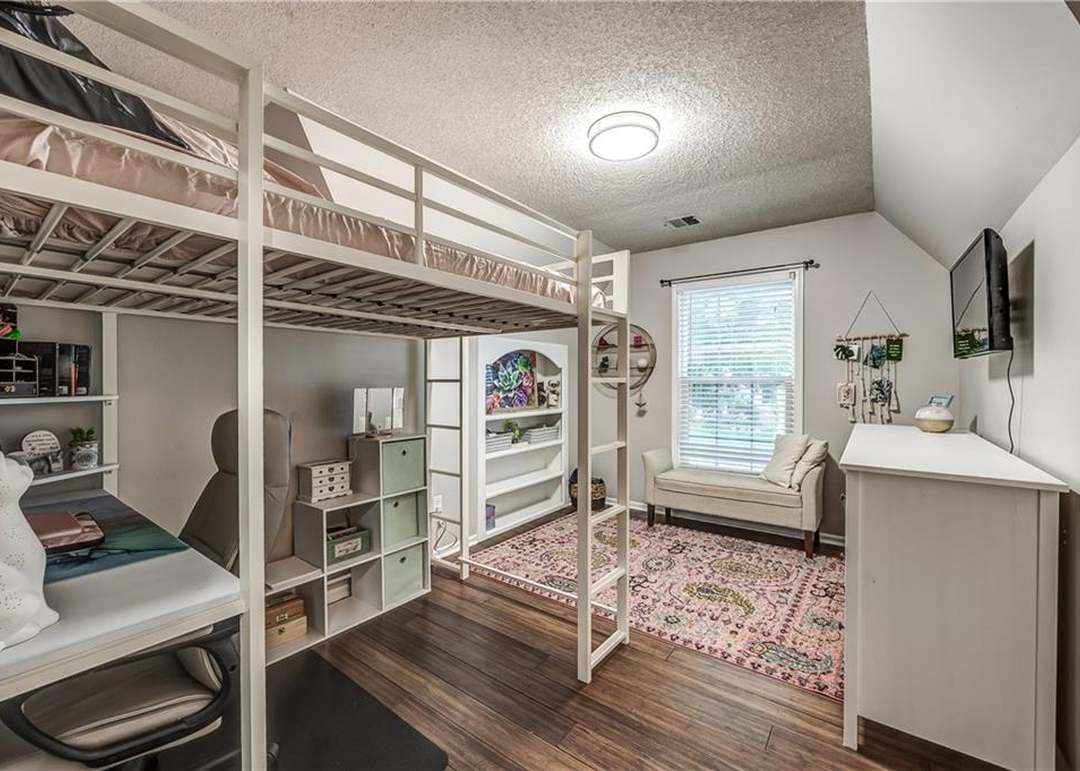 8009 Lakeview Avenue — photo 29