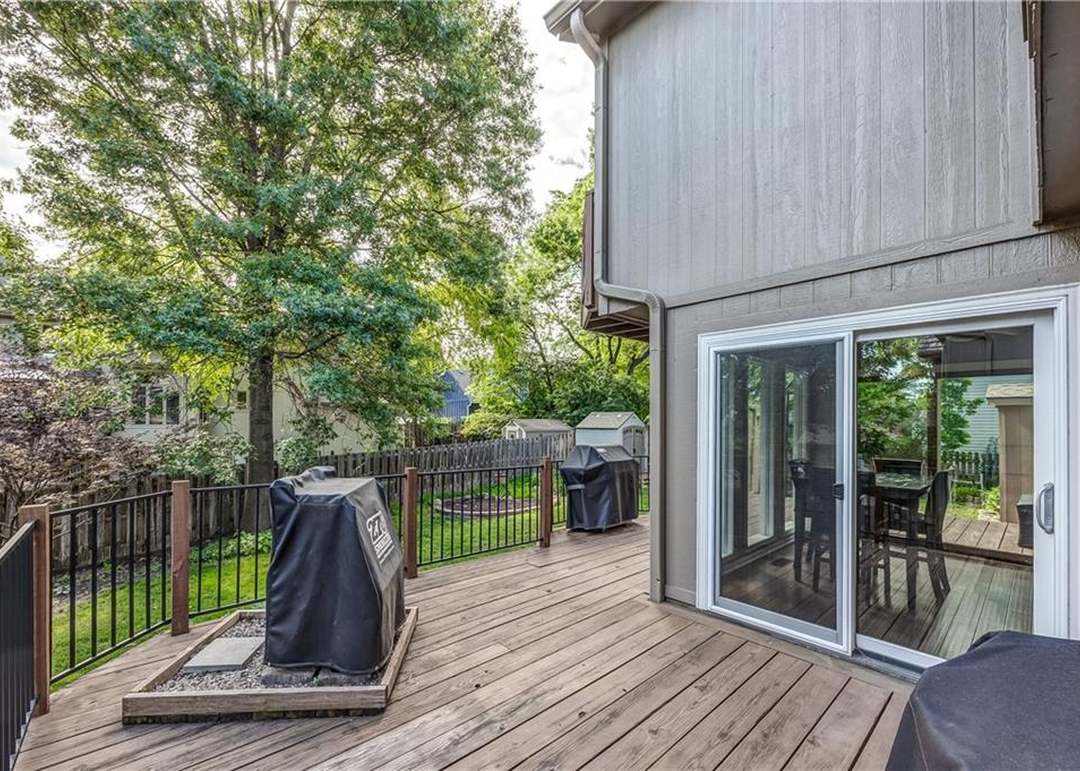 8009 Lakeview Avenue — photo 34