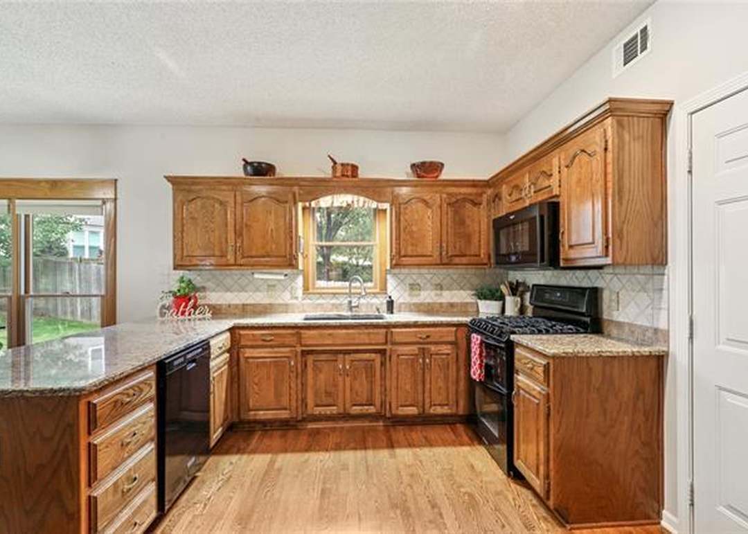 11713 W 115th Street — photo 12