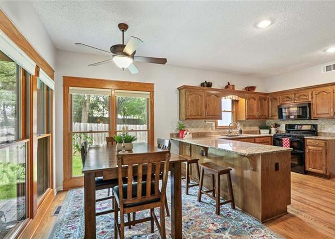 11713 W 115th Street — photo 15