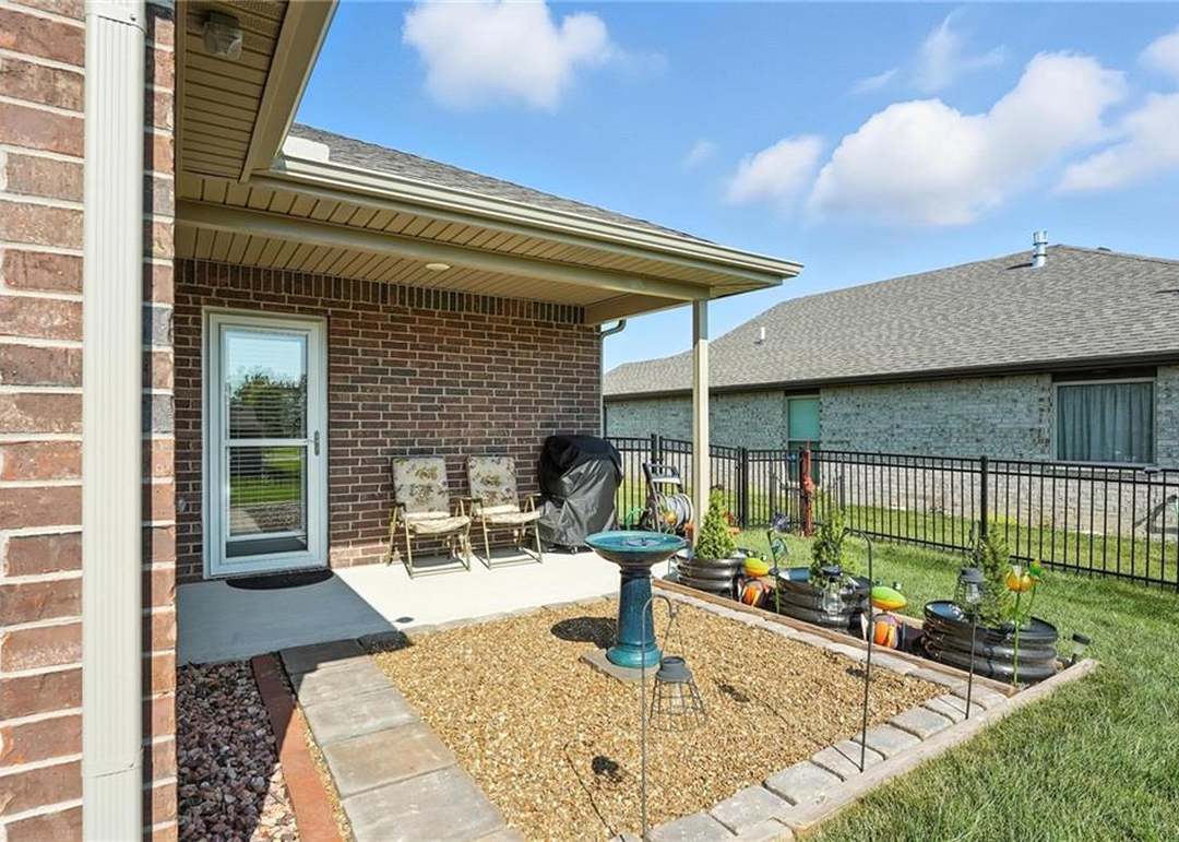 7547 Belmont Drive — photo 3