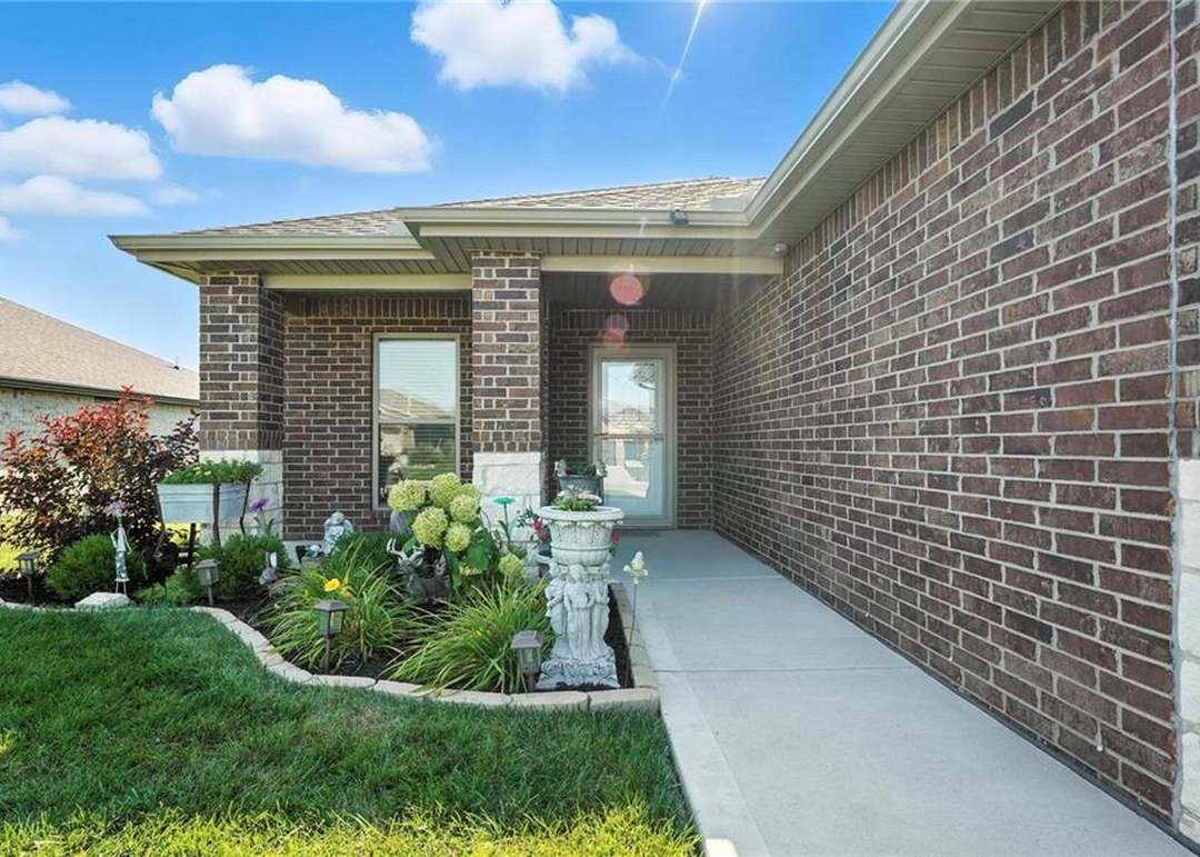7547 Belmont Drive — photo 10
