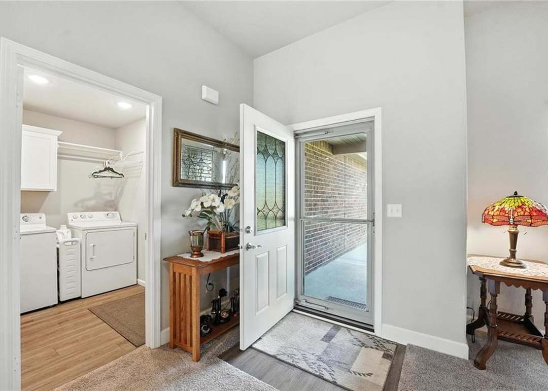 7547 Belmont Drive — photo 11