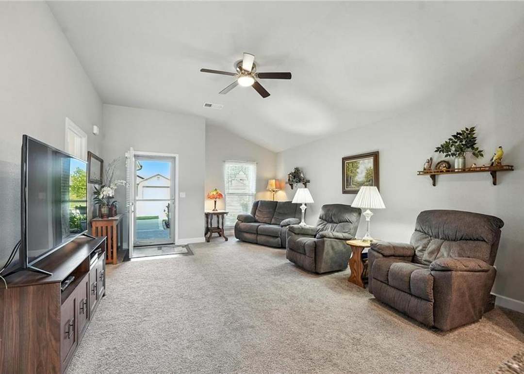 7547 Belmont Drive — photo 12