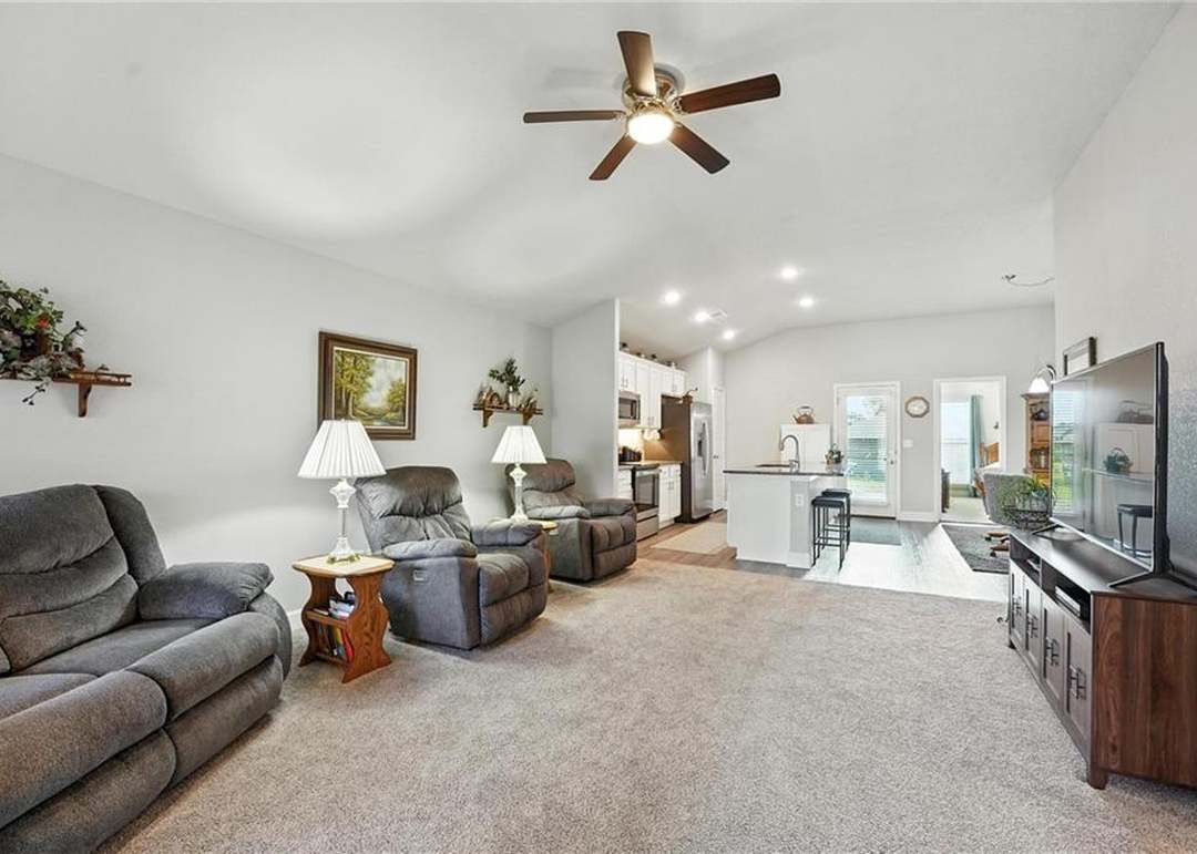 7547 Belmont Drive — photo 13