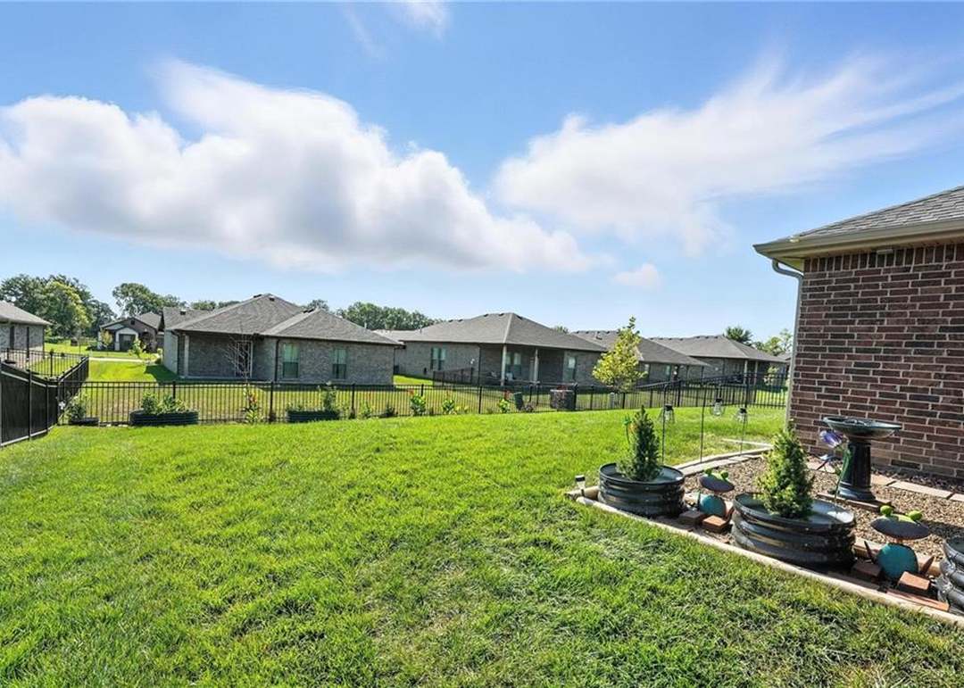 7547 Belmont Drive — photo 27