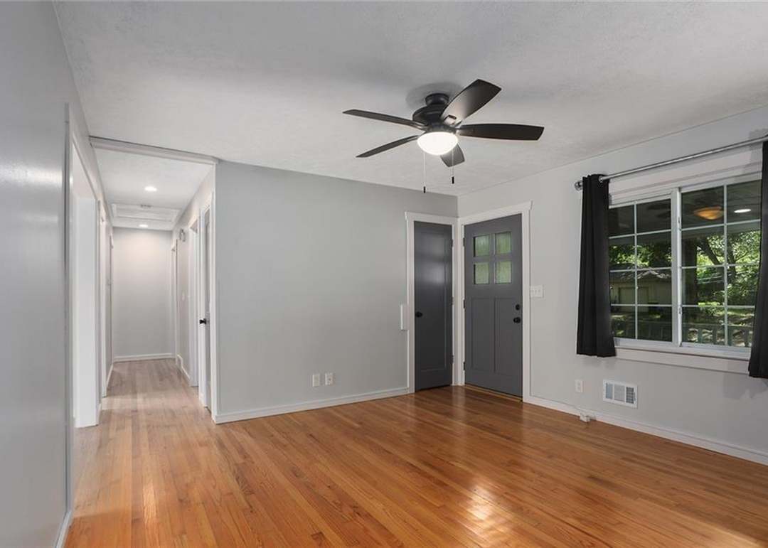 8807 Kentucky Avenue — photo 11