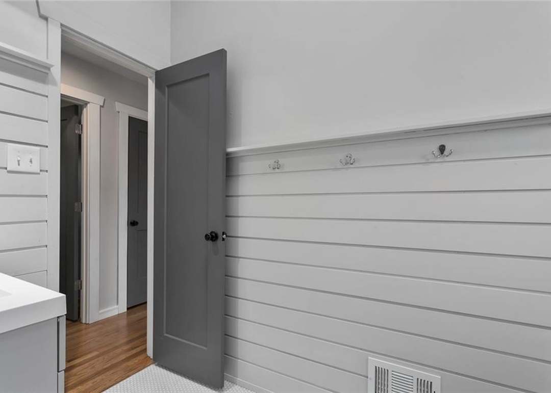8807 Kentucky Avenue — photo 18