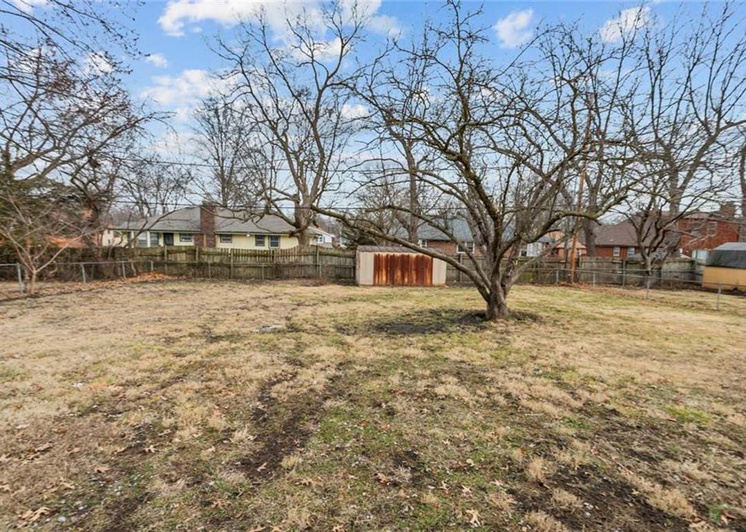 8807 Kentucky Avenue — photo 31