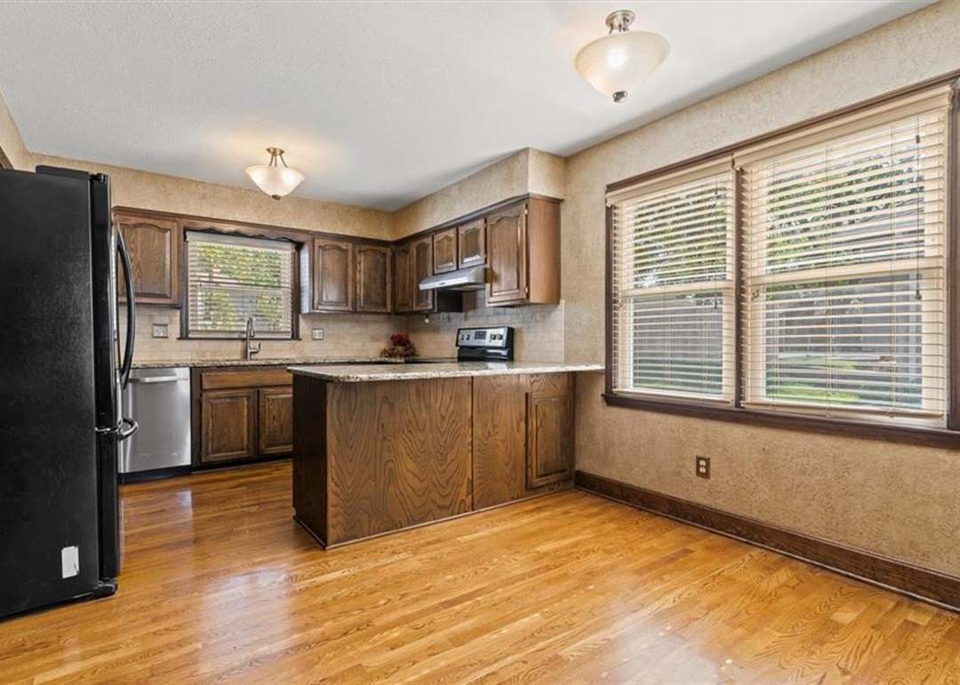 113 N Landcaster Drive — photo 2