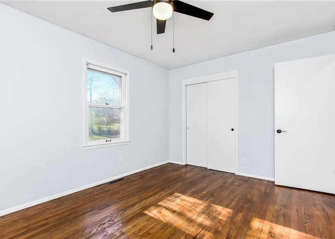 11602 Bennington Avenue — photo 3
