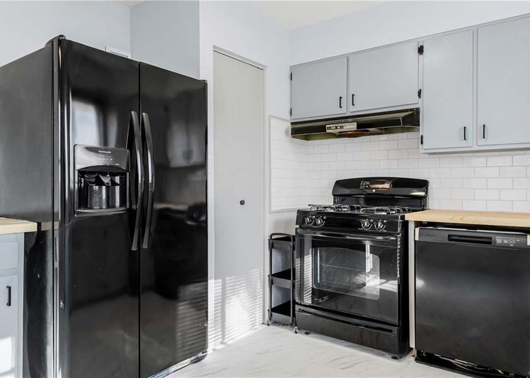 11602 Bennington Avenue — photo 7