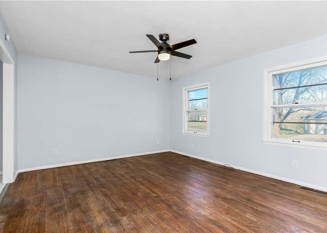 11602 Bennington Avenue — photo 9