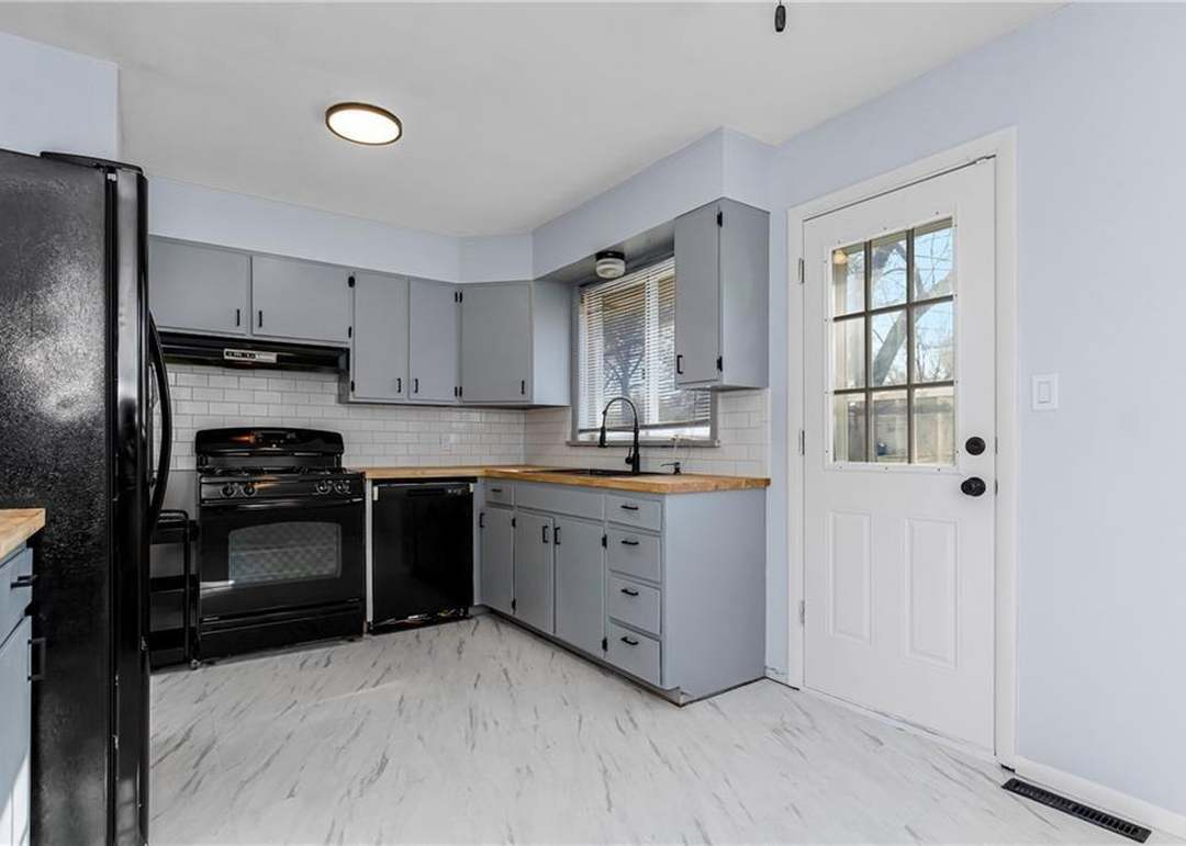 11602 Bennington Avenue — photo 10